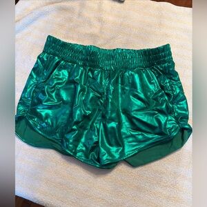 Makarthy Ladies Size XL Green Satin Shorts
